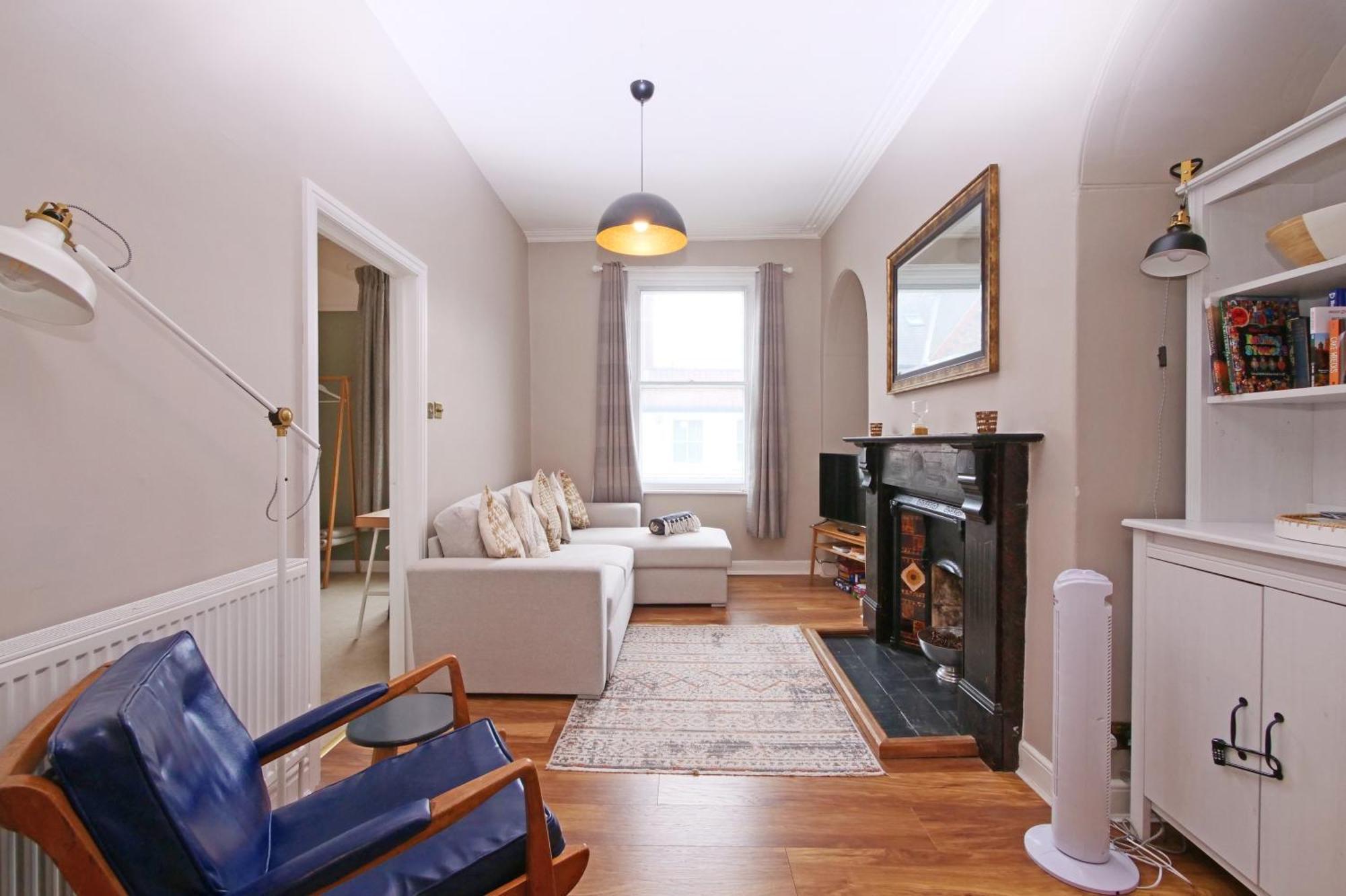 Fifth Quarter Apartment With Free Parking York Exterior foto